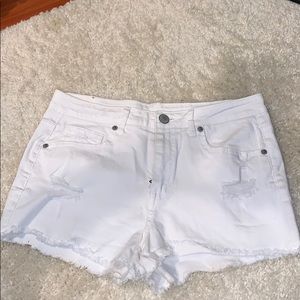 ❗️WHITE WOMENS AEROPOSTALE HIGH RISE SHORTY❗️